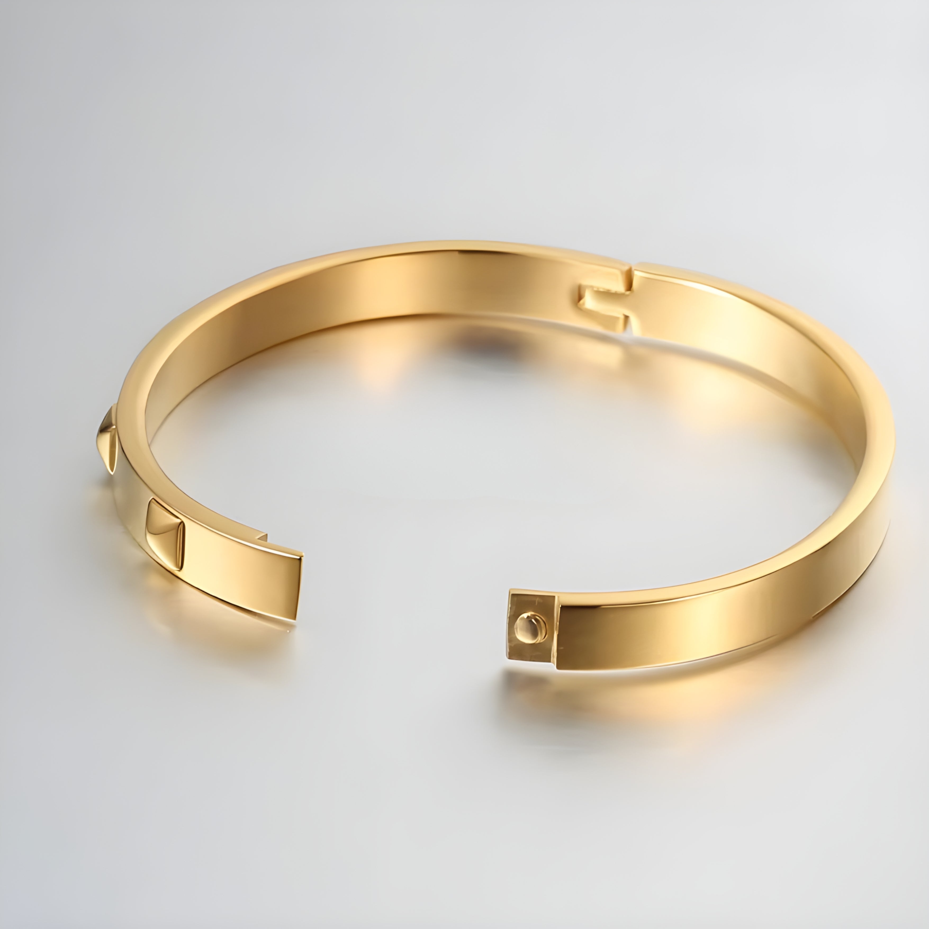 Zoey Pyramid Bangle