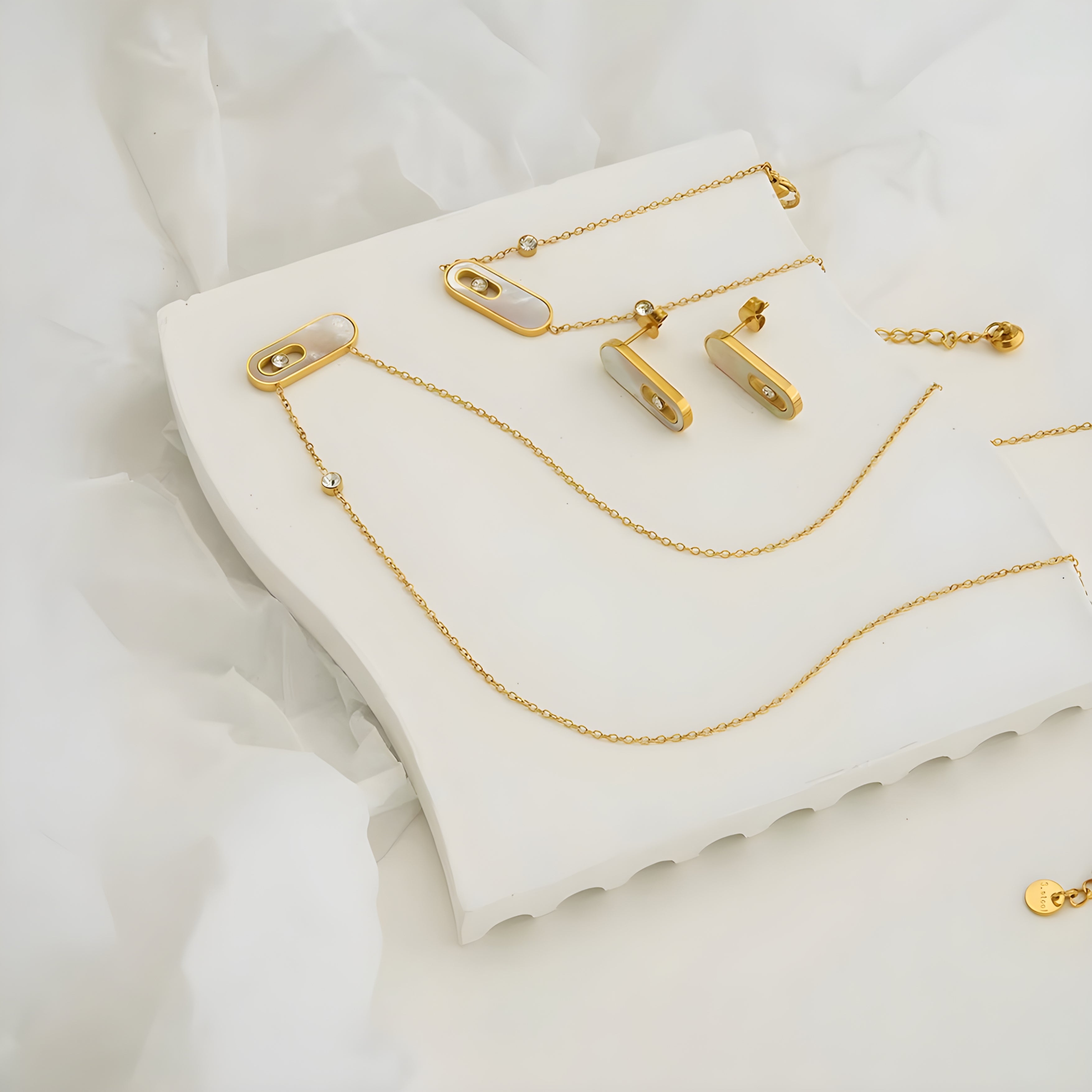 Zeyah Necklace