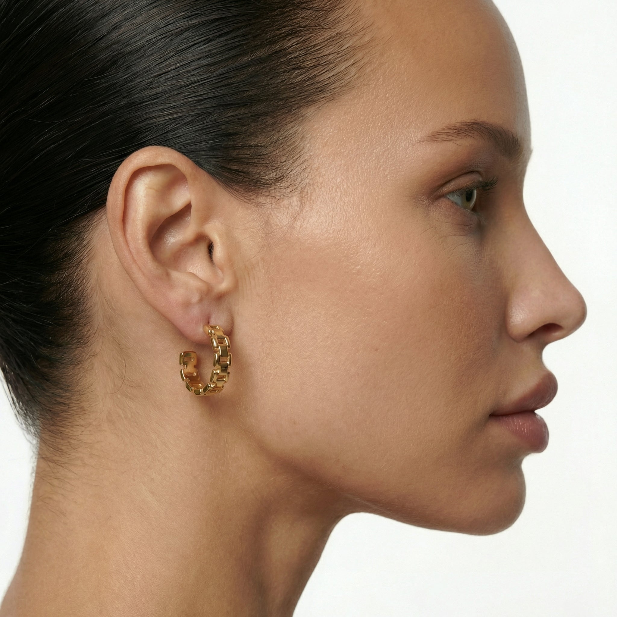 Atria Curve Hoop Earrings