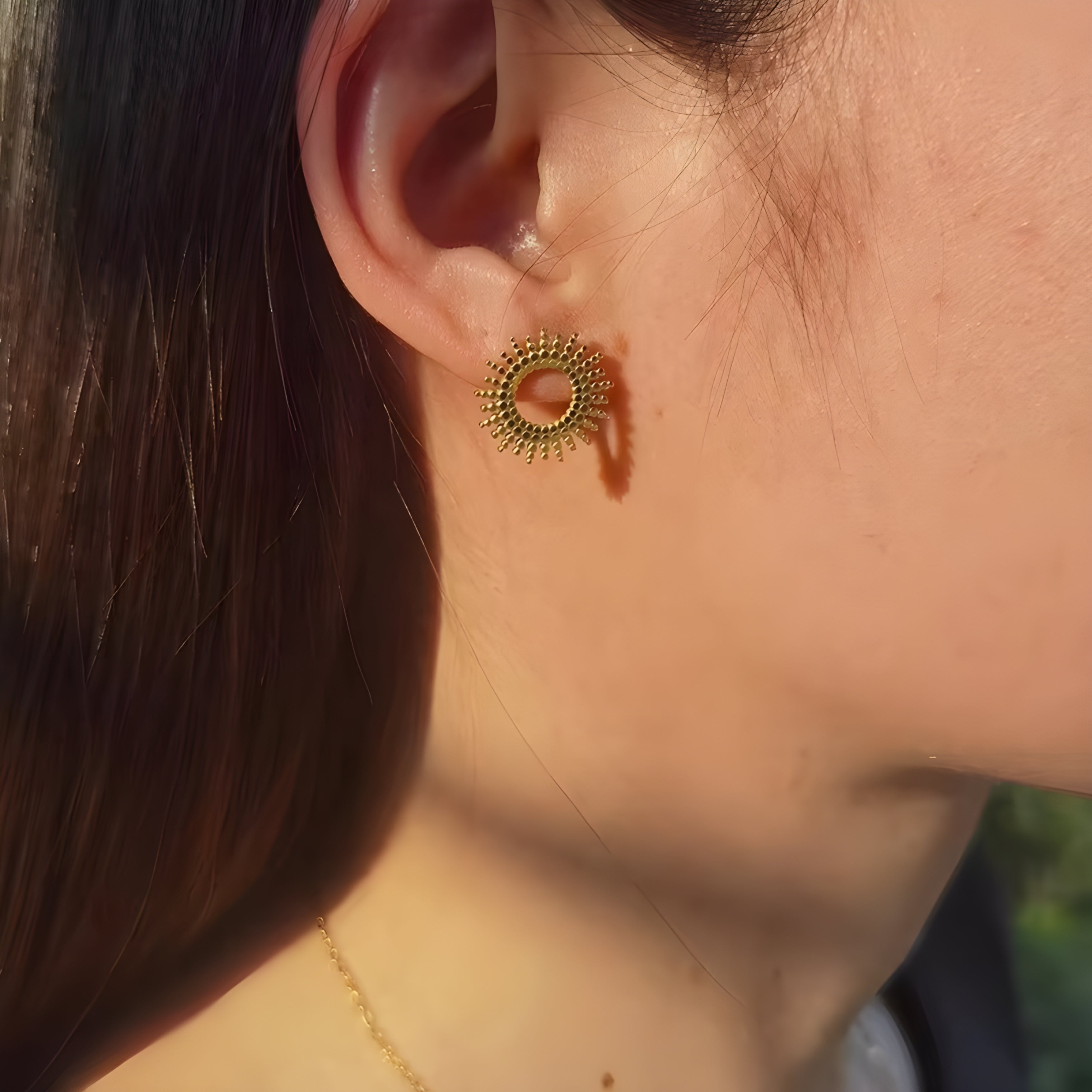Beam Hollow Stud Earrings