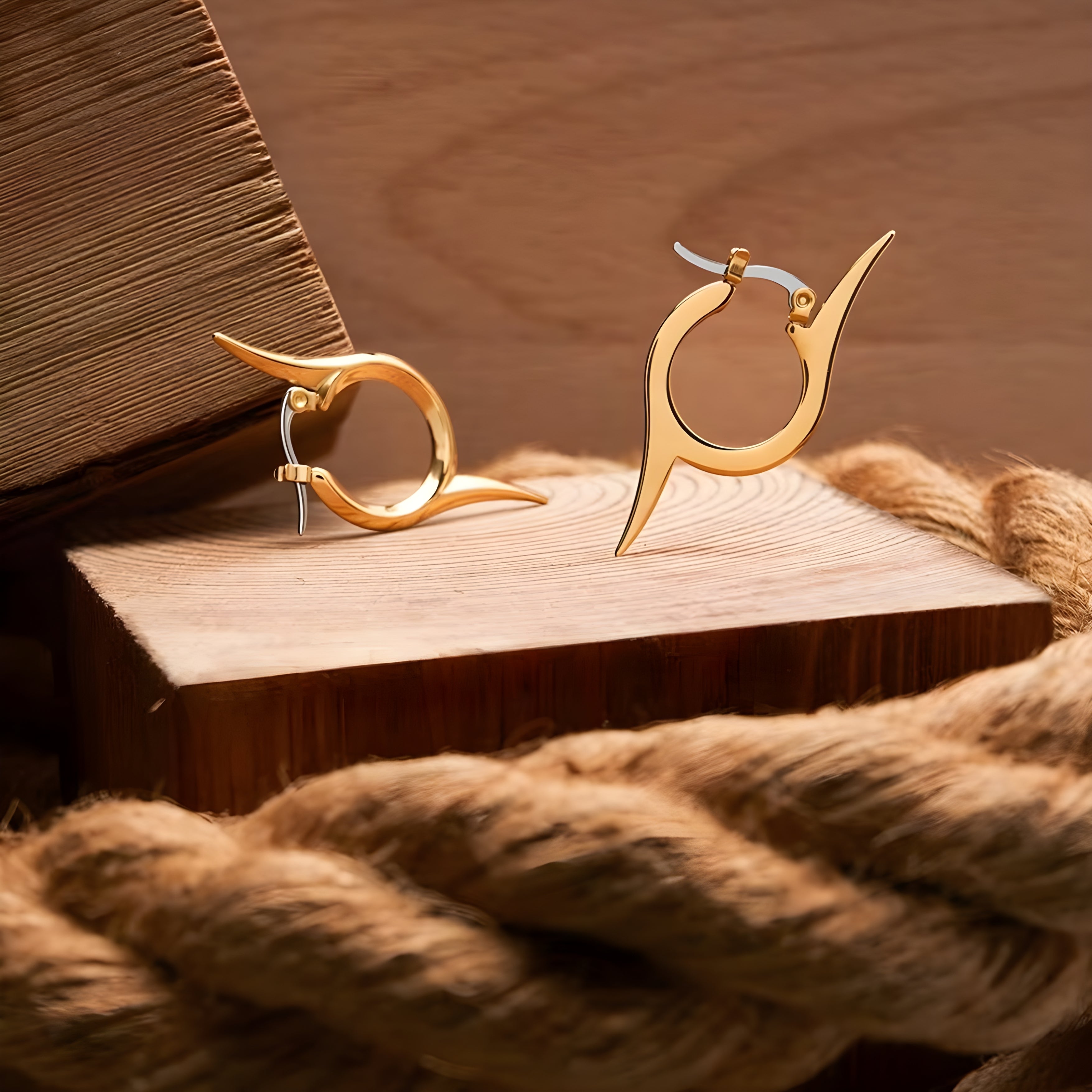 Vyra Gold Earrings