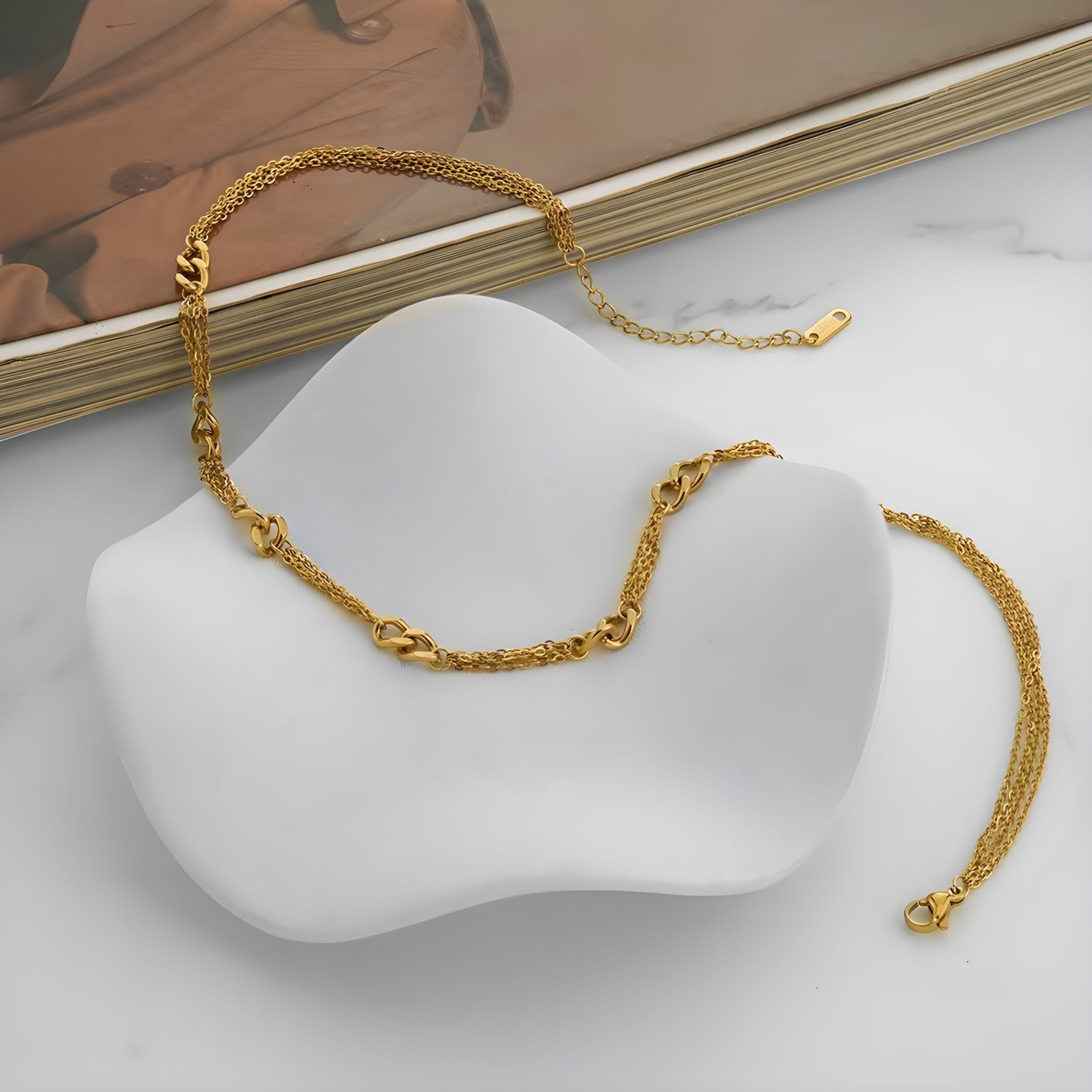 Eterno Necklace