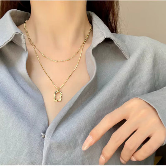 Pivot Necklace