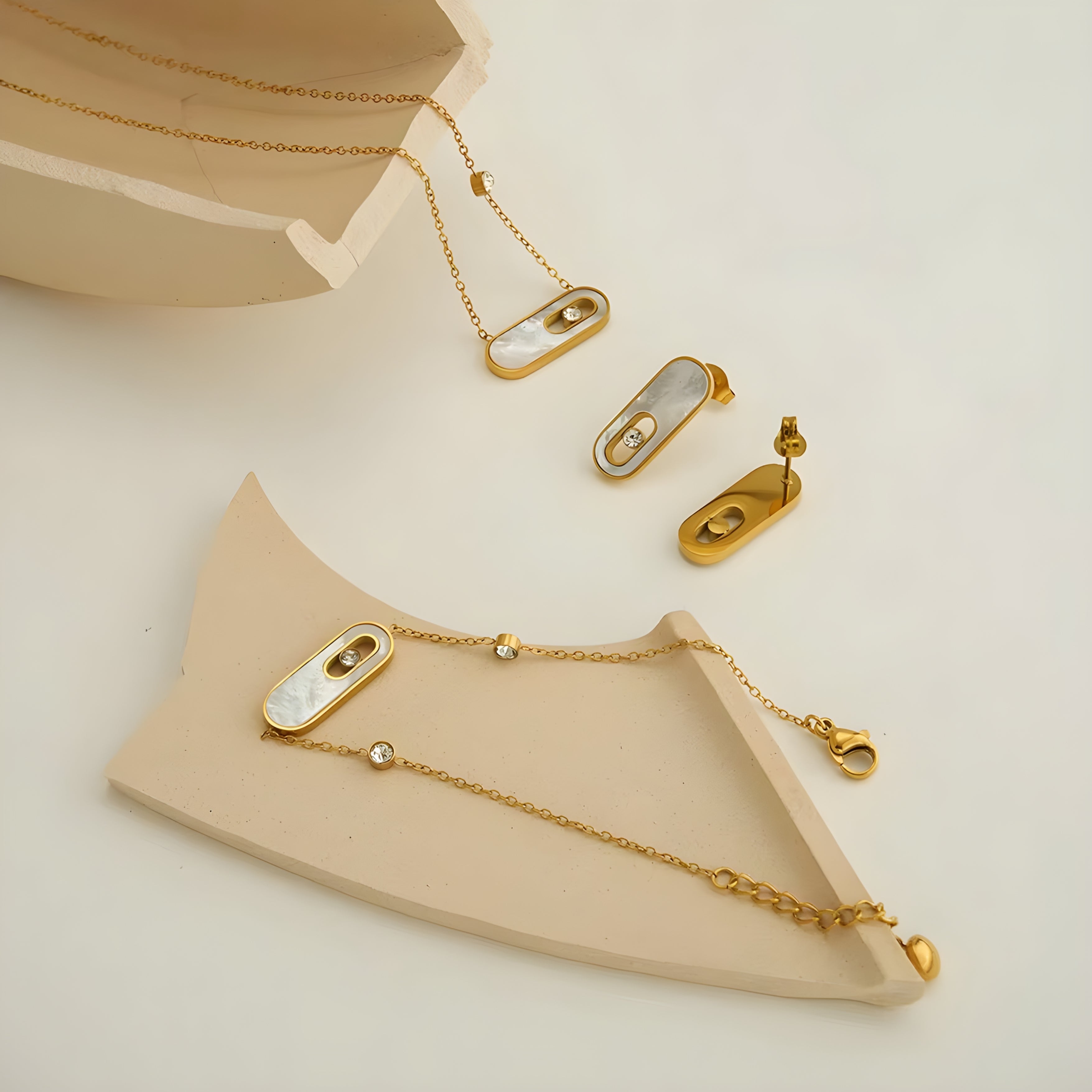 Zeyah Necklace