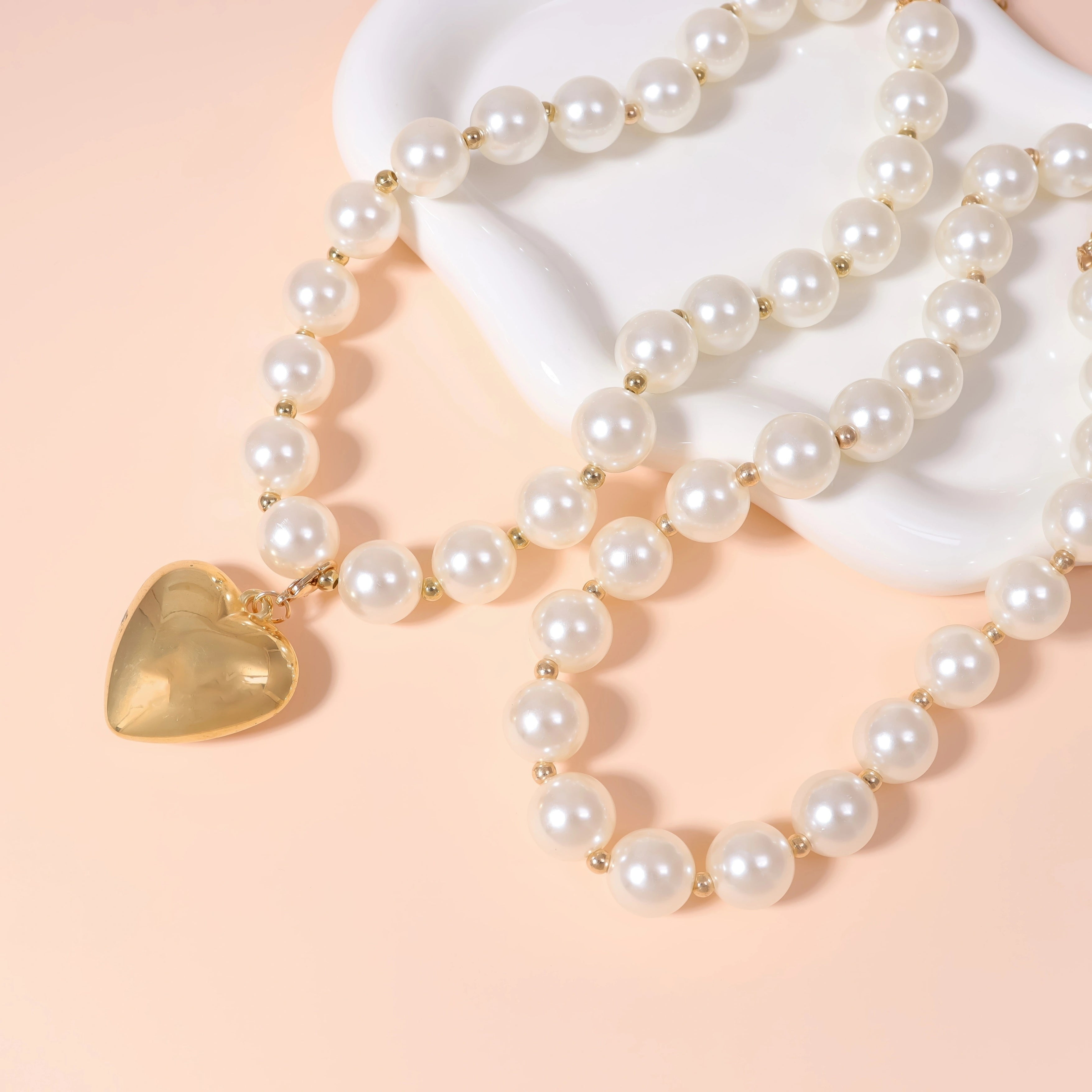 Solis Pearl Chain Heart Necklace
